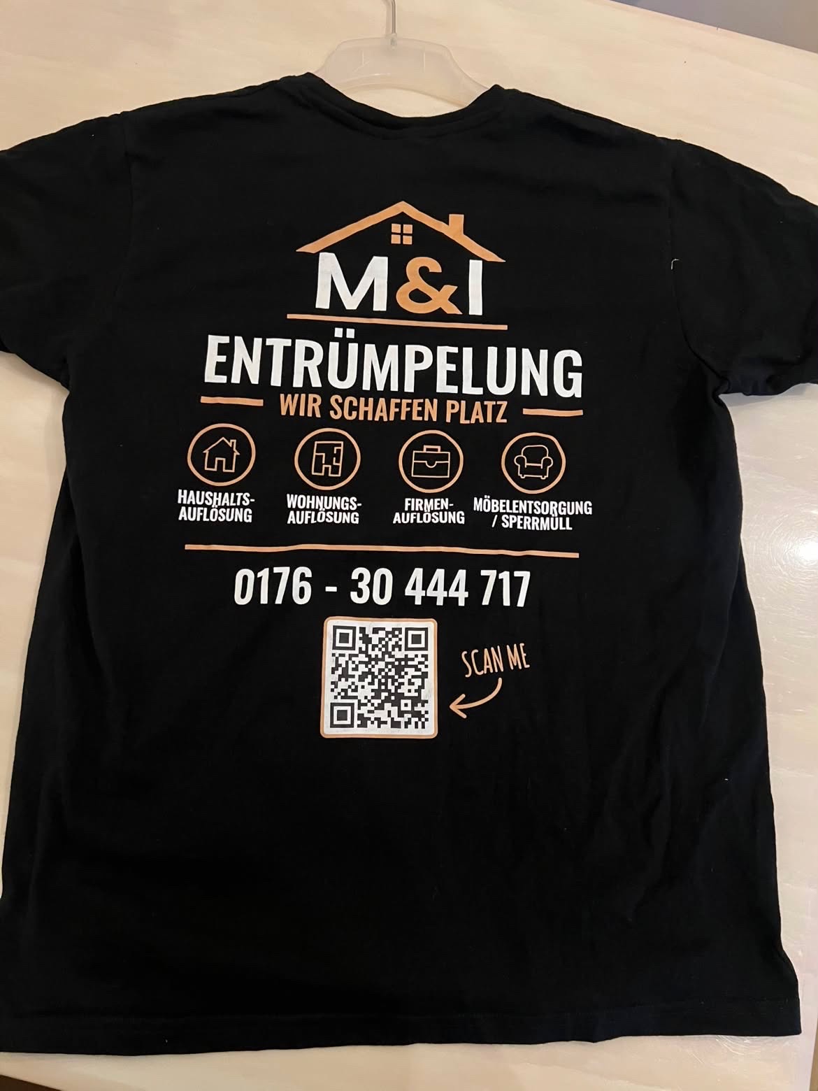 M&I Entrümpelung Team-Shirt mit Kontakt